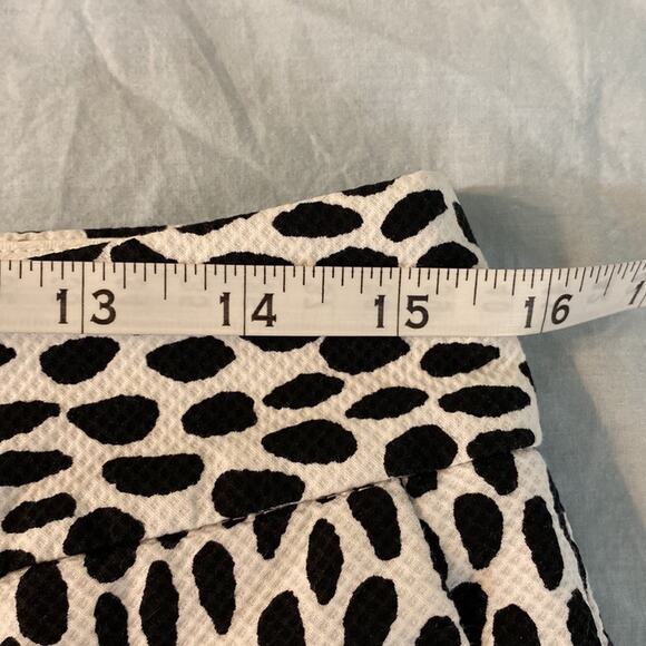 Talbots Black and White Spotted Slim Crop Pants Size 8P - Picture 5 of 7